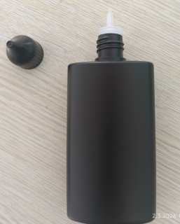 Plastová lahvička s aplikátorem uzávěrem 100 ml